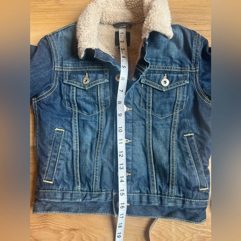 GAP Kids Sherpa-Lined Denim Jacket Youth Small – Unisex – Cozy Winter Coat